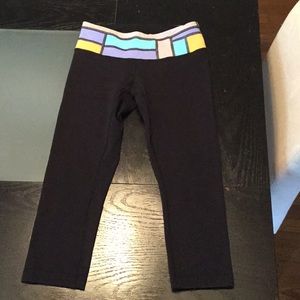 Lululemon wonder under crops size 4